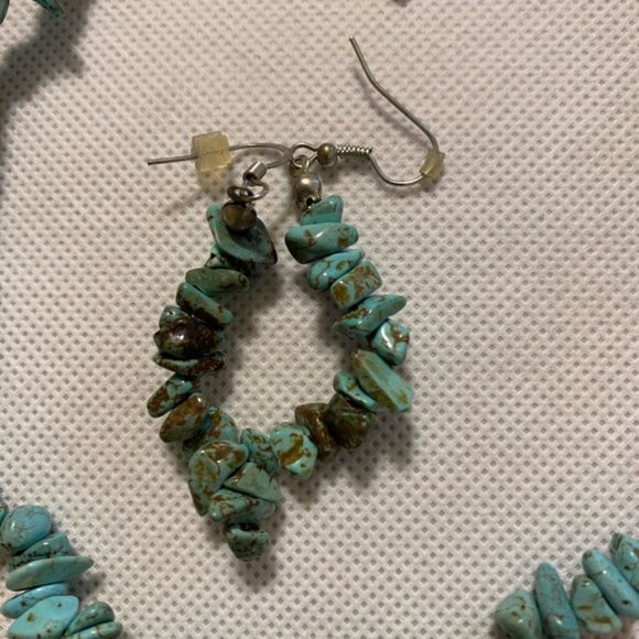 Faux Turquoise Chip Necklace, Earrings, 5 Bracelets - Picture 2 of 4